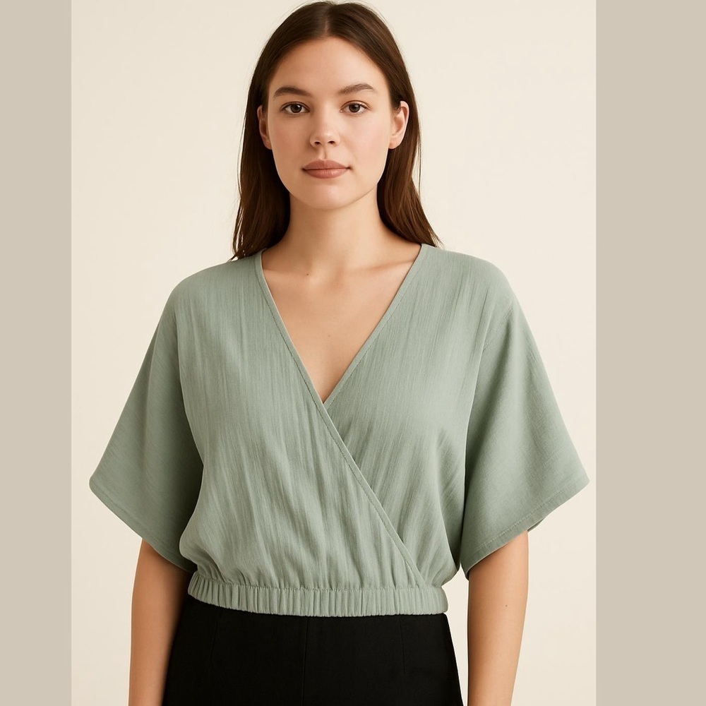 LUQ Anthropologie Hade cropped wrap top green 100% Cotton kimono sleeves Large